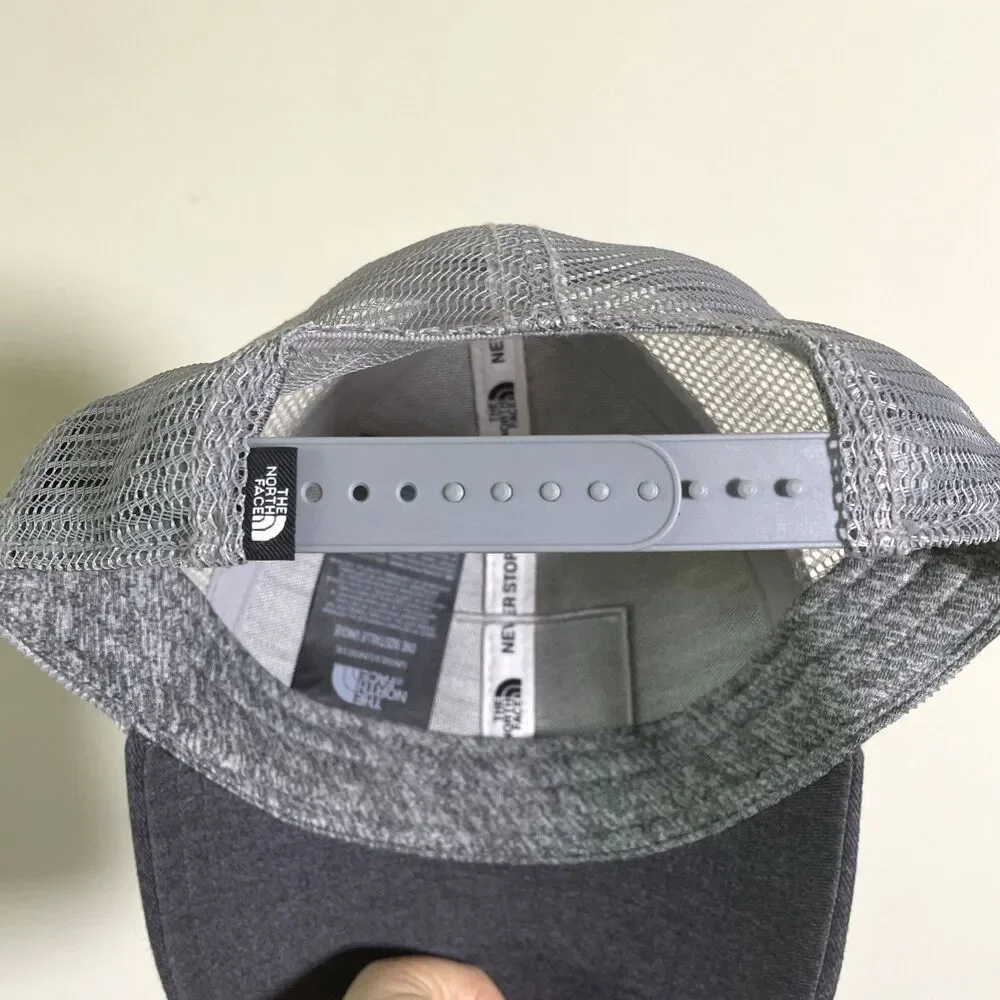 The North Face Unisex Gray Snapback Trucker Hat Mesh Cap One Size OSFM Outdoors